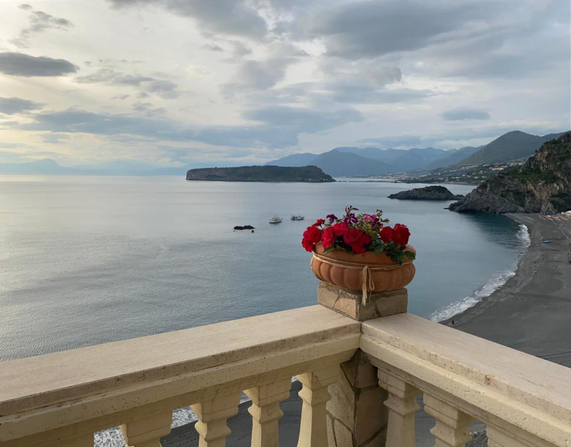 B&B Villa La Petra 圣尼科拉阿尔切拉 外观 照片
