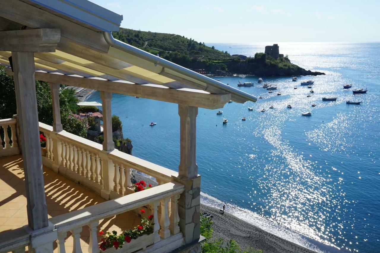B&B Villa La Petra 圣尼科拉阿尔切拉 外观 照片