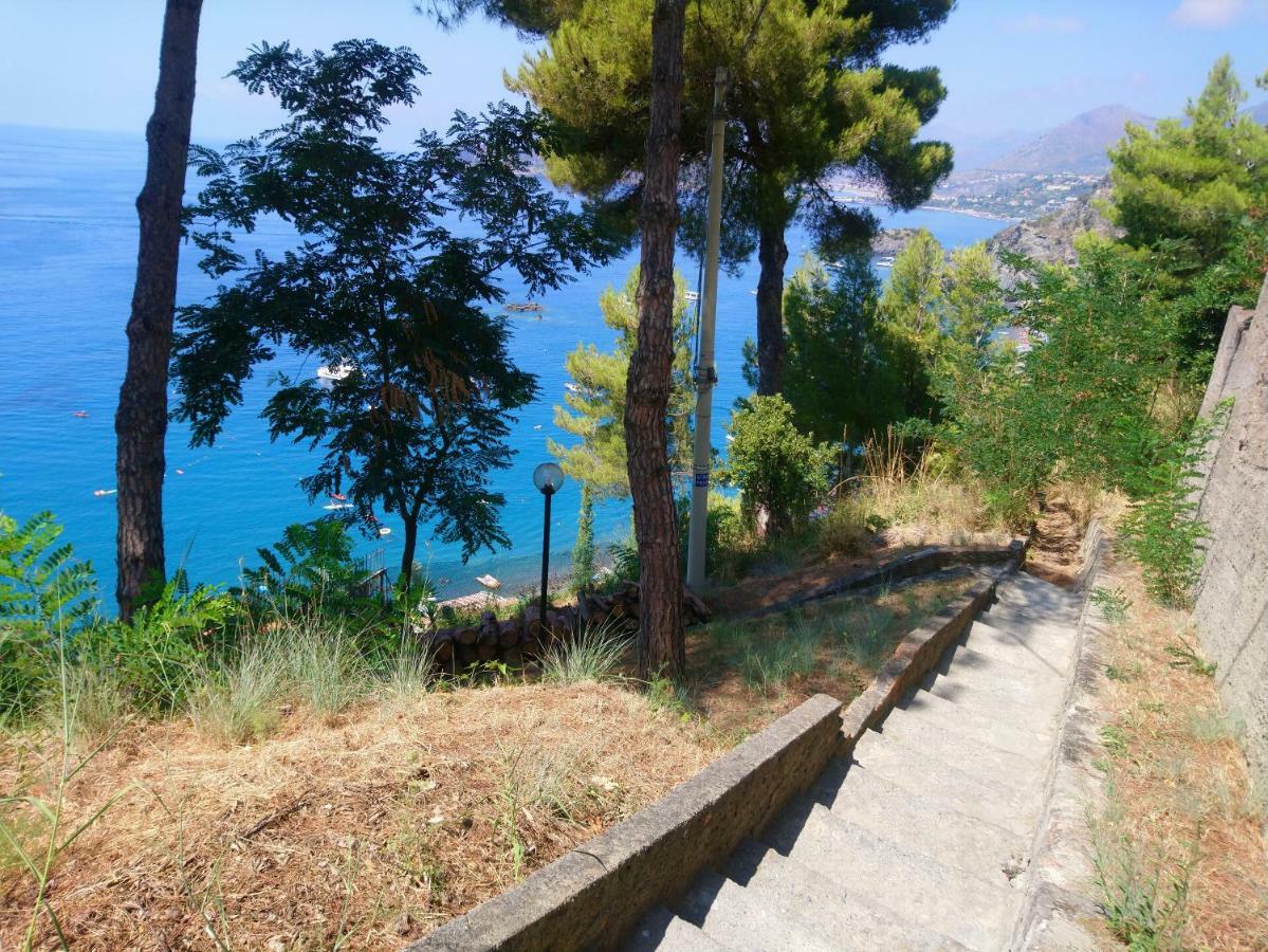 B&B Villa La Petra 圣尼科拉阿尔切拉 外观 照片